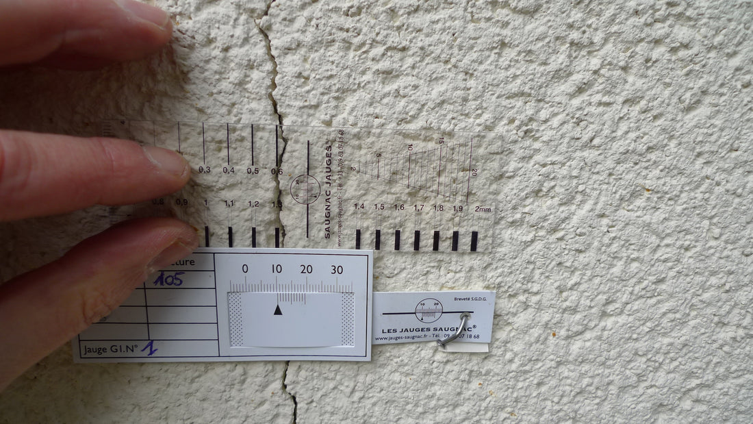 Les fissures des façades de bâtiment